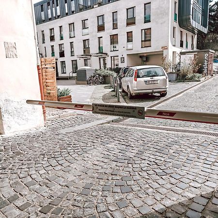 Berindei Studio - City Center - Private Parking Kolozsvár Kültér fotó