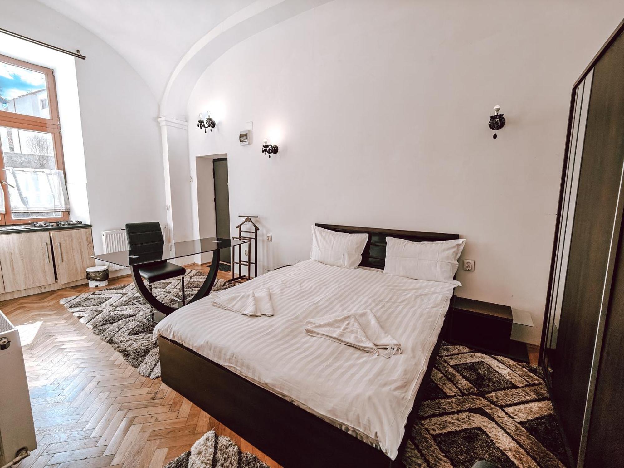 Berindei Studio - City Center - Private Parking Kolozsvár Kültér fotó