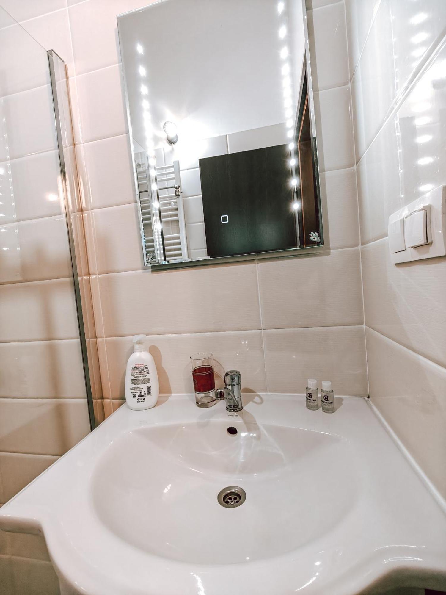 Berindei Studio - City Center - Private Parking Kolozsvár Kültér fotó