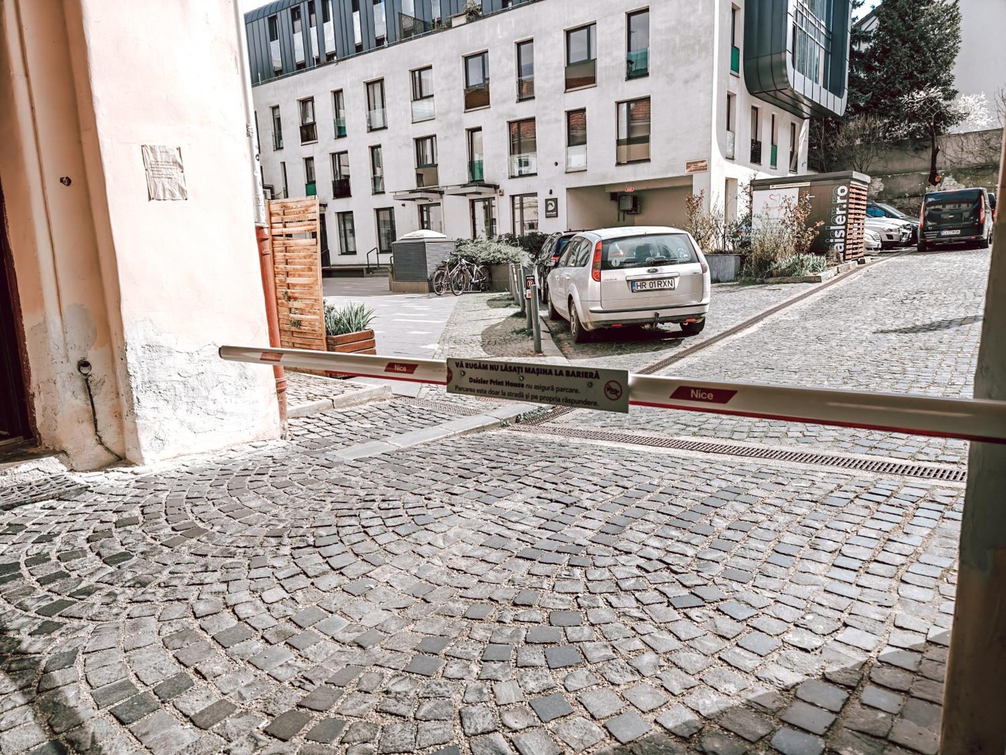 Berindei Studio - City Center - Private Parking Kolozsvár Kültér fotó