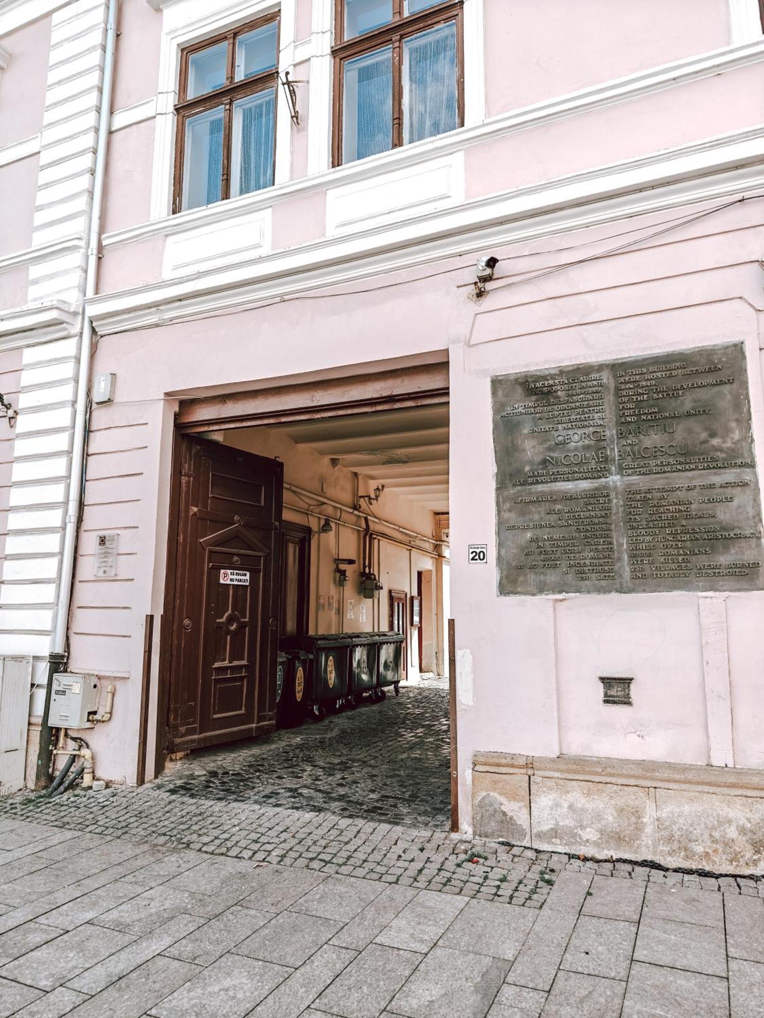 Berindei Studio - City Center - Private Parking Kolozsvár Kültér fotó