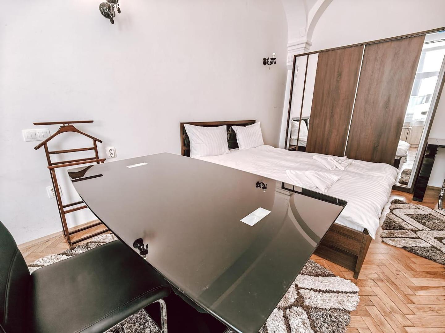 Berindei Studio - City Center - Private Parking Kolozsvár Kültér fotó