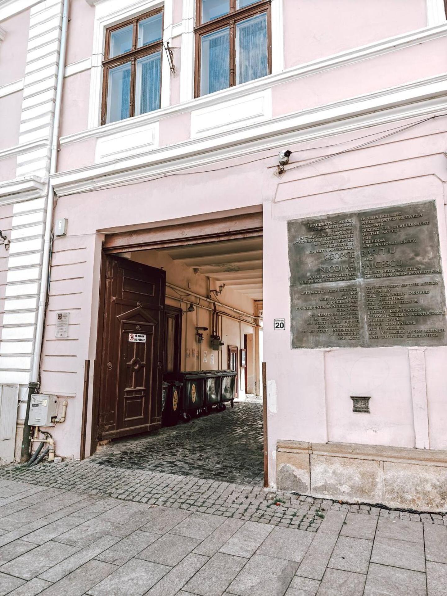 Berindei Studio - City Center - Private Parking Kolozsvár Kültér fotó